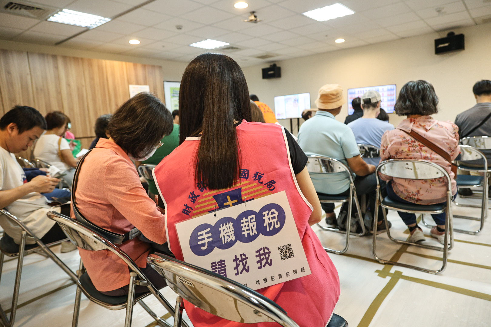 ▲綜合所得稅申報起跑，民眾前往國稅局報稅。（圖／記者林敬旻攝）
