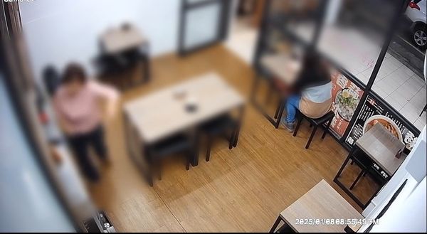 ▲▼台中婦人違停不滿被罰1千8百元，怒嗆店家還錢，還出言侮辱恐嚇。（圖／翻自heygo_2023）