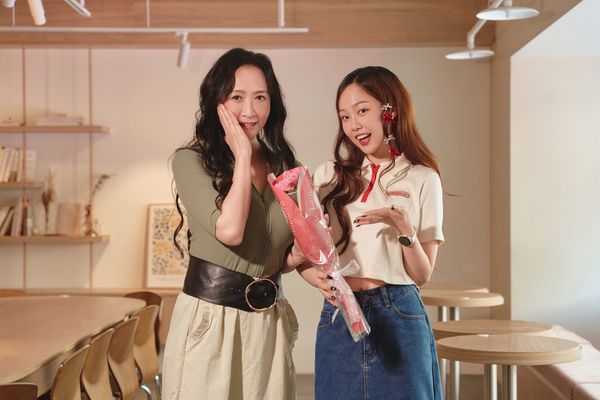 ▲▼安吉和媽媽Julie合體受訪。（圖／索尼音樂提供）