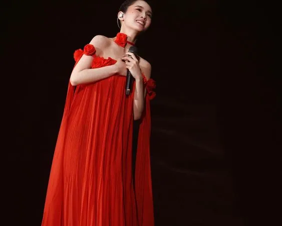 ▲楊丞琳不斷被爆料。（圖／翻攝臉書）