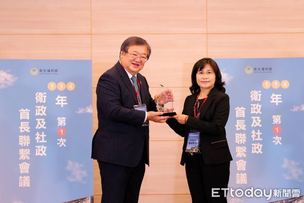 ▲▼ 嘉義縣衛生業務再露鋒芒，5大類滿分、抱回7大獎項！   。（圖／嘉義縣政府提供）