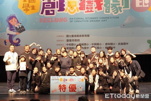 ▲▼  黑光劇、布袋戲演出嘉義故事！大同國小與「勇媽」齊登台 志航國小請出城隍爺 雙雙抱回全國學生創意戲劇特優大獎    。（圖／嘉義市政府提供）