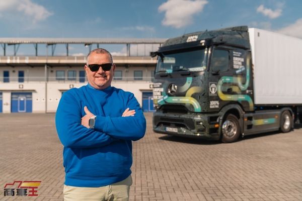 Mercedes-Benz Trucks 挑戰電動卡車倒車最長距離世界紀錄