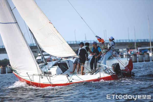 ▲台南帆船嘉年華活動，民眾可搭乘洛神雙體帆船，體驗海上風光。（圖／記者林東良翻攝，下同）
