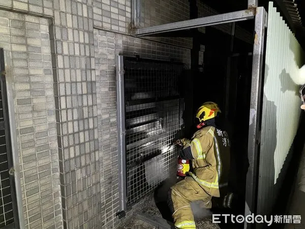 ▲▼老牌聯發紡織竹北廠，昨(30)日晚間發生火警            。（圖／記者楊永盛翻攝）