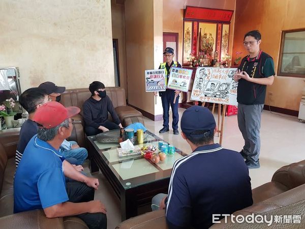 ▲台南市學甲警分局執行大型車交通專案勤務，針對台17與台19線等重點路段強化取締。（記者林東良翻攝，下同）