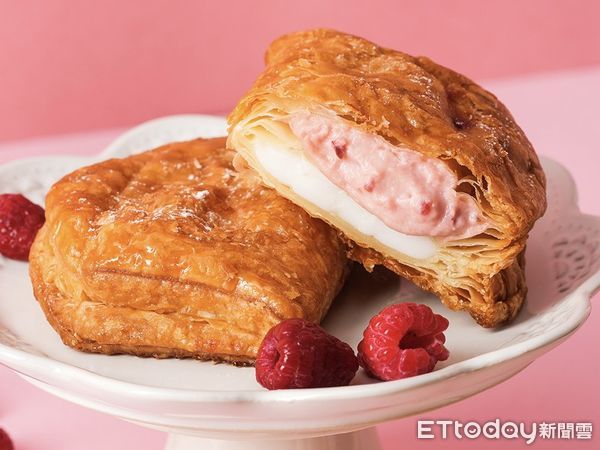 ▲▼beard papa’s5月限定新口味「玫瑰覆盆子泡芙」 。（圖／beard papa’s提供）