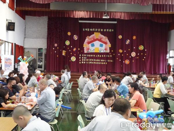 ▲雲林第二監獄特於4月29、30日舉辦面對面懇親會暨感恩活動，共計有376名收容人及773位家屬共享午後溫馨時刻。（圖／記者游瓊華翻攝）