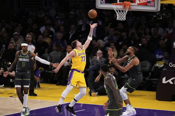 ▲▼湖人唐西奇、灰狼戈貝爾。（圖／達志影像／美聯社）