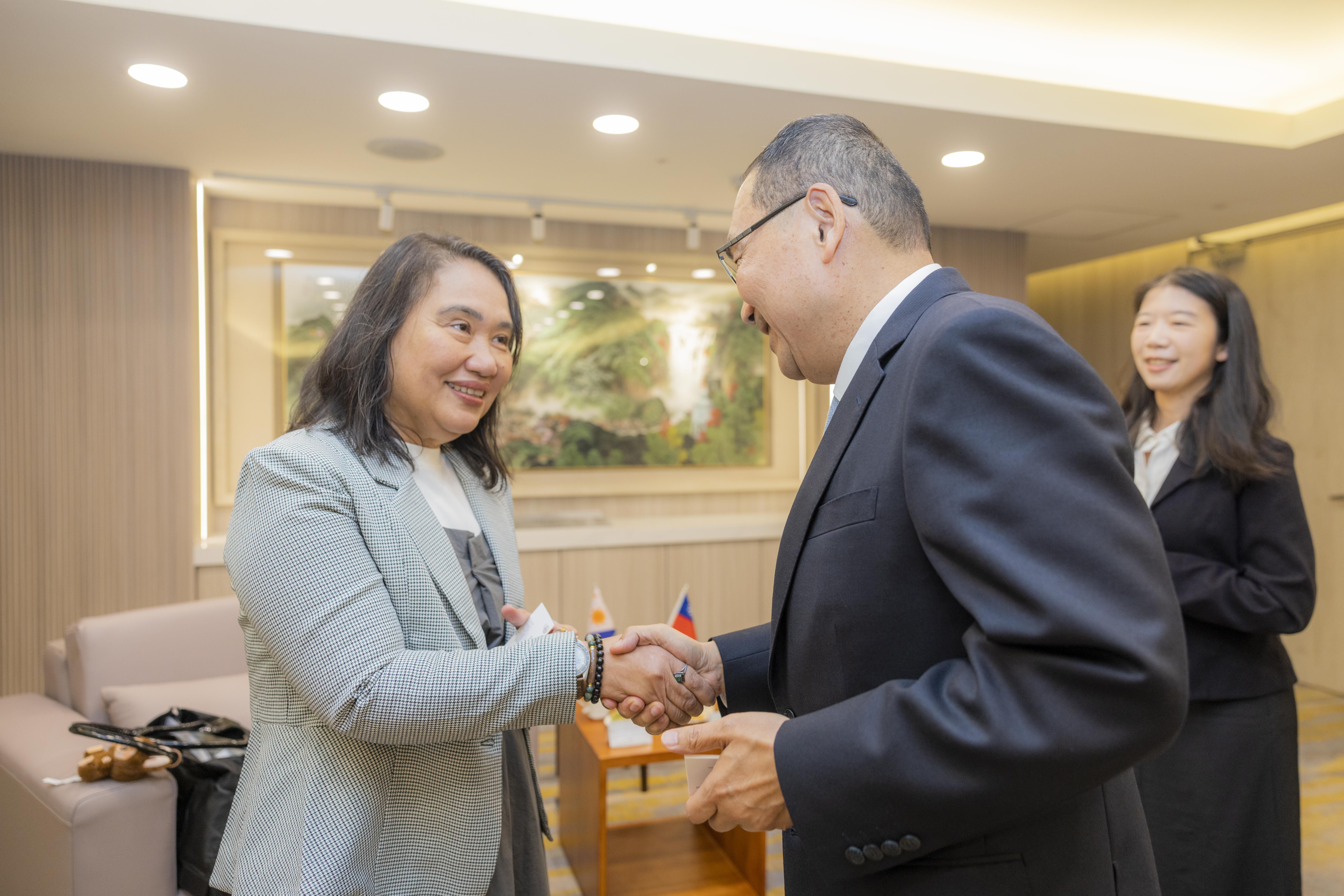 ▲馬尼拉代表葛若菲拜會新北。（圖／新北市秘書處提供）