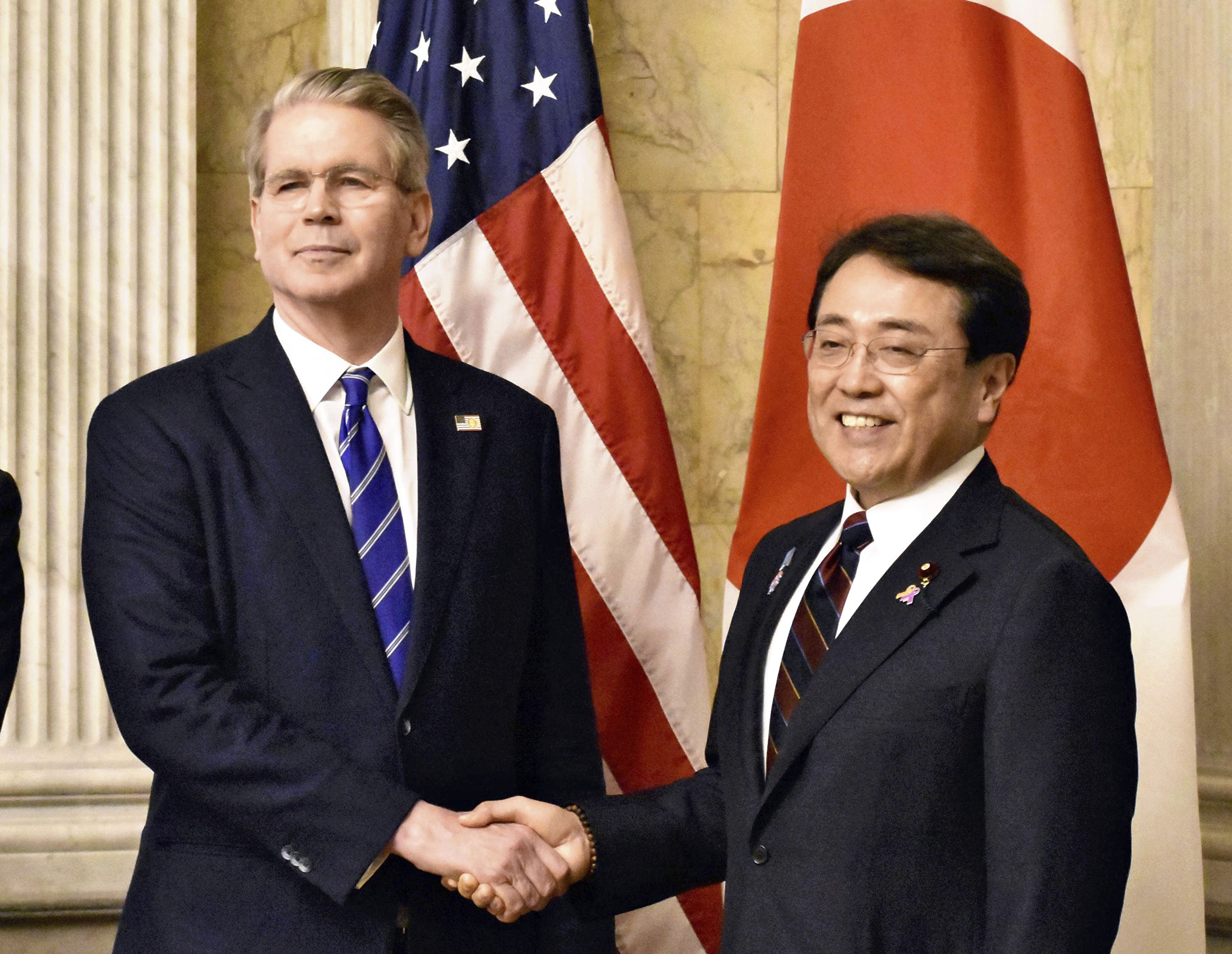 ▲▼日本經濟再生擔當大臣赤澤亮正於美東時間1日，和美國財政部長班森特進行談判。（圖／達志影像／美聯社）