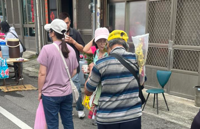 白沙屯「勇腳伯」現身！雙腳包滿繃帶畫面曝　背影再度感動萬人