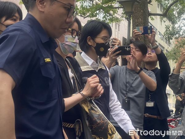 ▲貴婦奈奈抵達北檢了。（圖／ETtoday攝影中心）