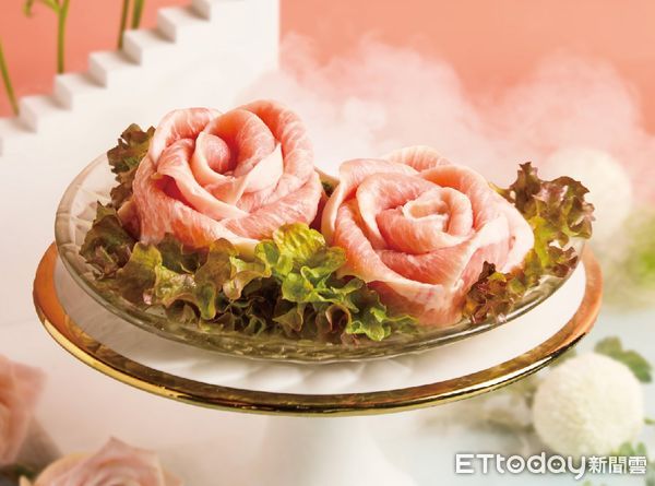 ▲母親節活動期間凡至這一鍋用餐達成指定條件即可獲得「玫瑰松阪豬」一份。（圖／這一鍋集團提供）