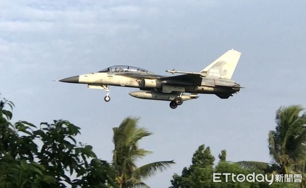 IDF戰機在台南市區擊發火焰彈　空軍定調「機械因素」