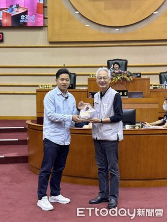 ▲▼   【 2成學童餓肚子上課！嘉市議員質詢送早點 籲市府補助弱勢學童早餐】   。（圖／郭定緯服務處提供）