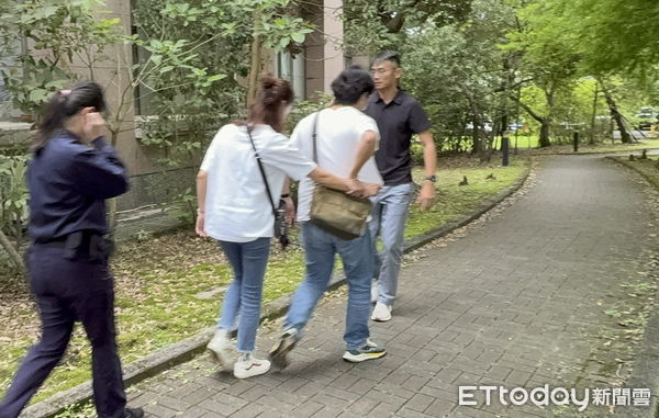 ▲陳姓保母（圖左2）否認虐嬰。（圖／記者游芳男翻攝）