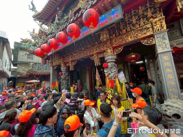 ▲▼交通部今年首度與白沙屯拱天宮合作，提供進香運輸服務。（圖／交通部提供）