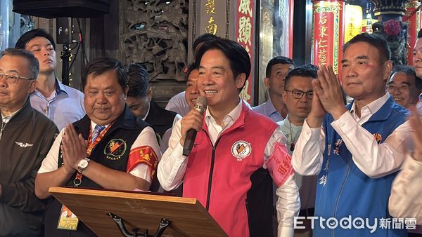 ▲▼賴清德赴拱天宮揭匾「拱召天佑」　親解背後意義！求媽祖保佑台灣。（圖／記者劉亮亨、陳煥丞攝）