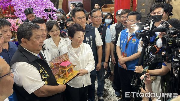 ▲▼白沙屯媽祖上鑾轎。（圖／翻攝畫面）