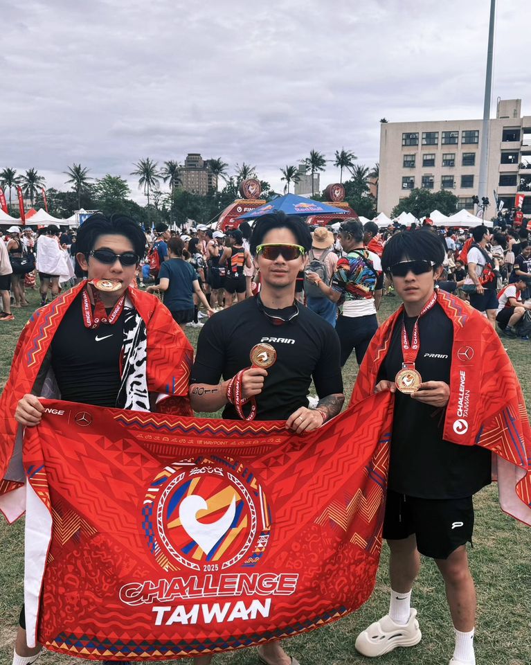 ▲▼高爾宣帶PIZZALI、王ADEN、林可綸參加鐵人三項比賽。（圖／龍大謝提供）