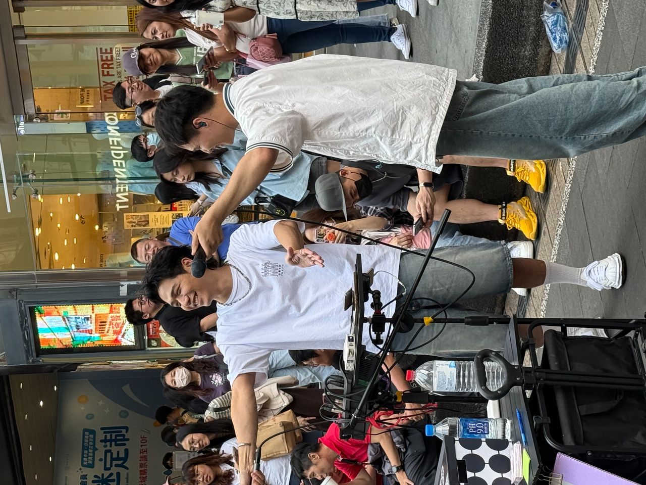 ▲▼蔡旻佑快閃西門街頭。（圖／人見人愛提供）