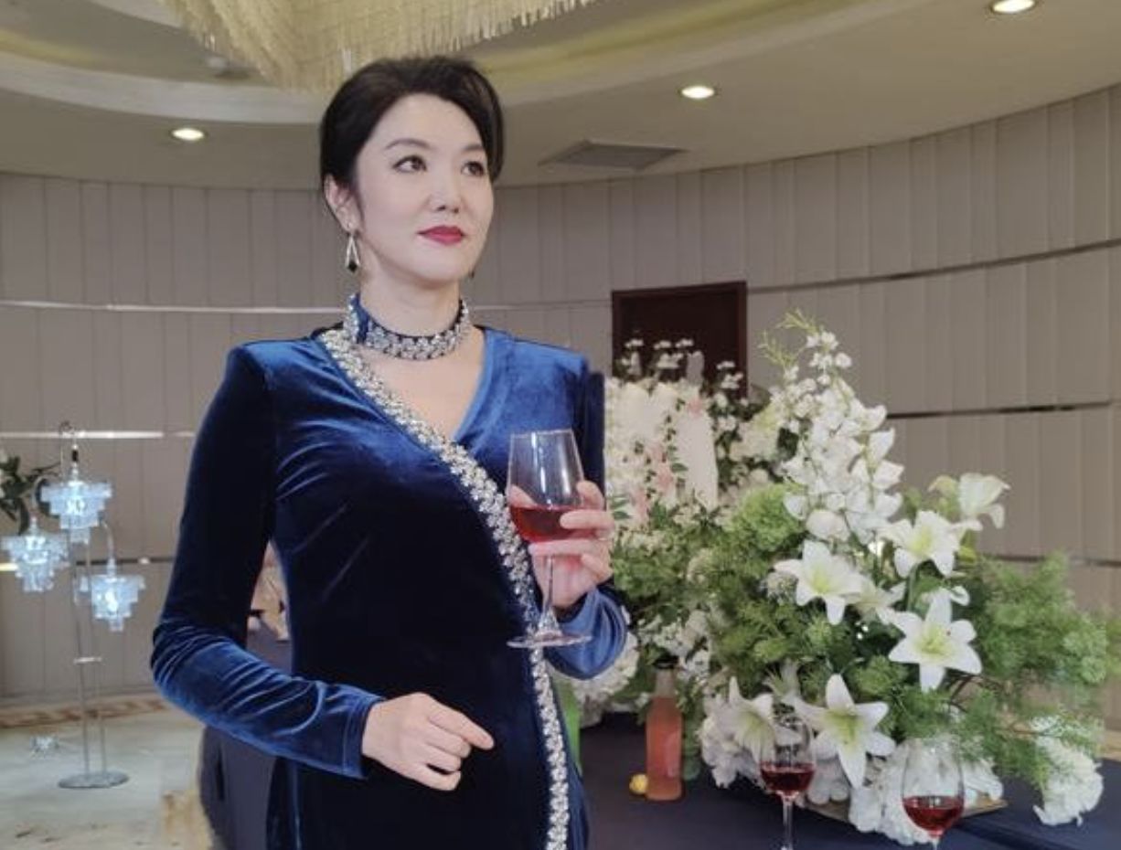 ▲羅佳欣在微短劇中扮演「惡婆婆」、「壞媽媽」成名。（圖／翻攝封面新聞）