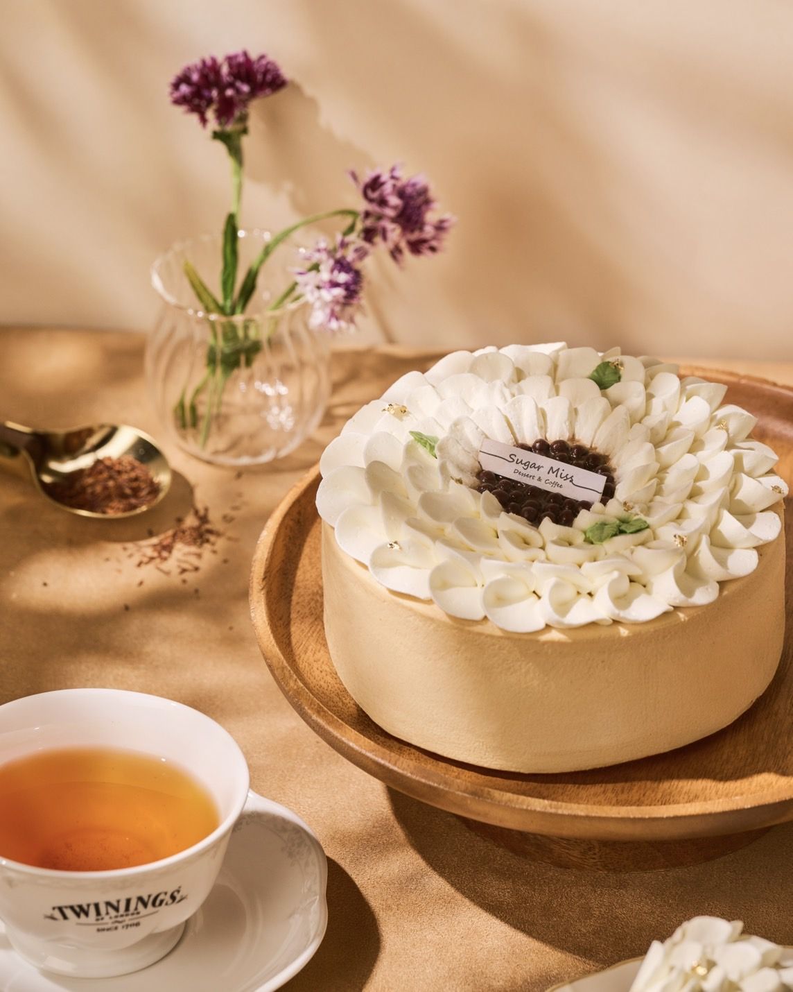 ▲唐寧茶5款「琥珀凝光」聯名蛋糕。（圖／品牌提供）