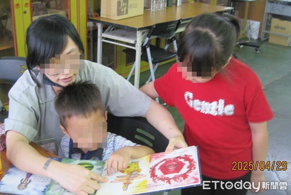 ▲雲林第二監獄附設女子看守所在母親節前以「為孩子說故事」為主題舉辦親子日親子共讀活動。（圖／記者游瓊華翻攝）