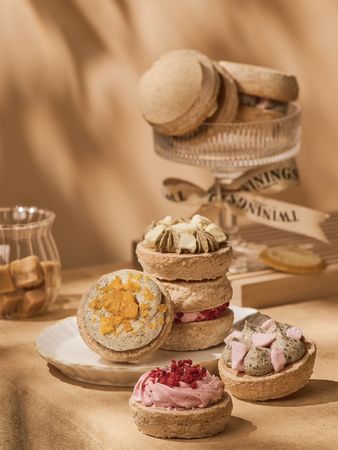 ▲唐寧茶5款「琥珀凝光」聯名蛋糕。（圖／品牌提供）