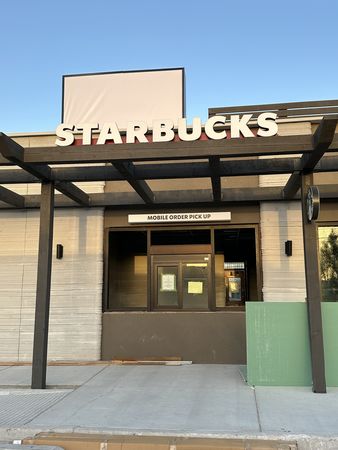 ▲全球首間3D列印的星巴克門市。（圖／翻攝City of Brownsville, TX - Municipal Government官方粉絲頁）