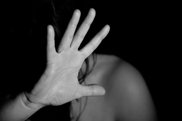 新北妹子遭偷拍性愛片！前男友「分手報復」全PO上網：小母狗