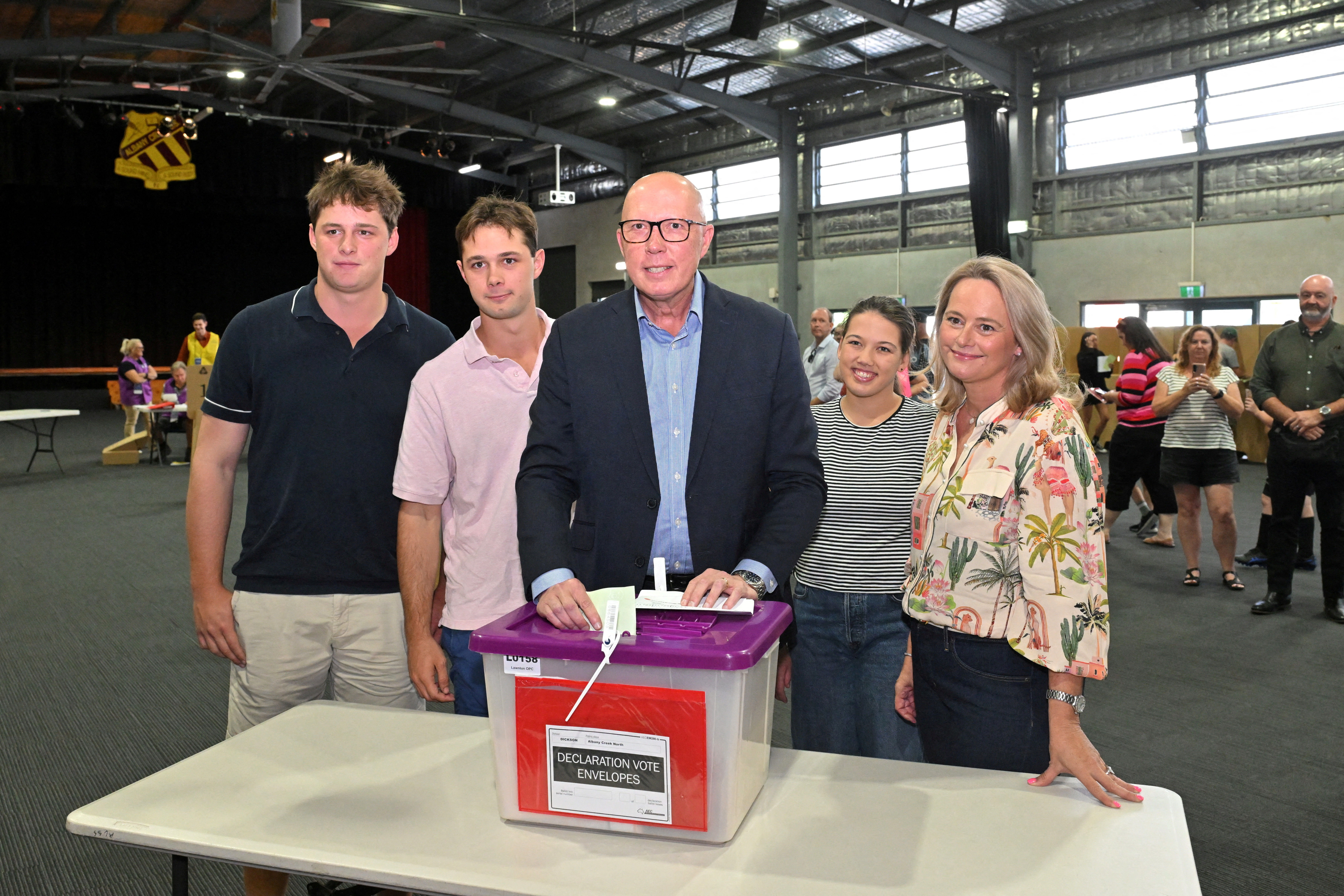 ▲▼ 澳洲3日舉行全國大選，總理艾班尼斯（Anthony Albanese）及反對派領袖達頓（Peter Dutton）前往投票。（圖／路透）