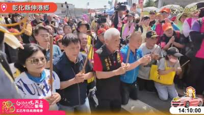 張麗善「彰化跪拜求停駕」！媽祖原地搖晃「下秒閃人」網看傻了