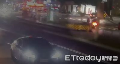 驚悚畫面曝光！阿北出門找女兒　闖紅燈慘遭2機車猛撞慘死