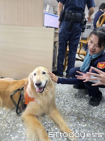 ▲▼32萬名香燈腳在烈日下陪伴粉紅超跑急行軍，部份民眾出現身體不適，還好有員警即刻救援。（圖／警方提供，下同）