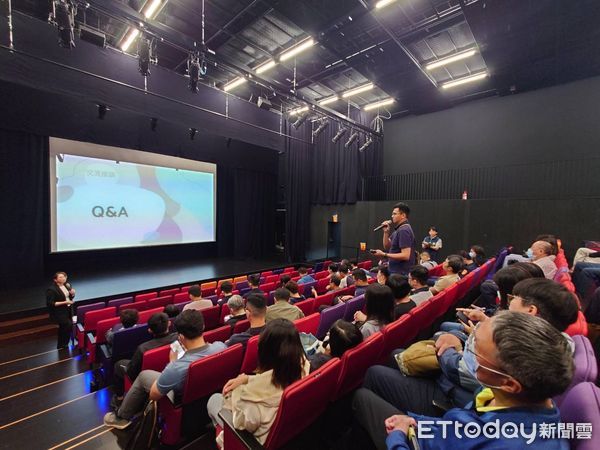 ▲台南市婦幼警察隊於市立圖書館辦理性暴力防治影展座談，現場座無虛席，觀眾反應熱烈。（記者林東良翻攝，下同）