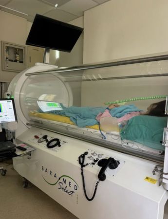 ▲▼ Elkie慢性一氧化碳中毒在家中昏倒，室友救她一命。（圖／翻攝自Elkie IG）