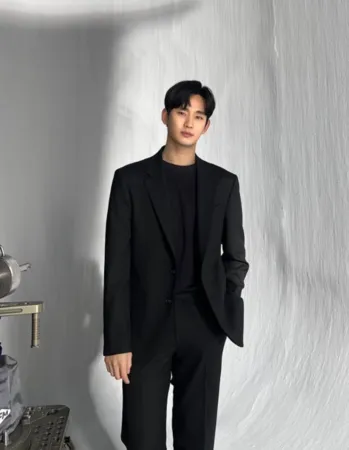 ▲金秀賢登上演員品牌價值冠軍。（圖／翻攝自金秀賢Instagram）