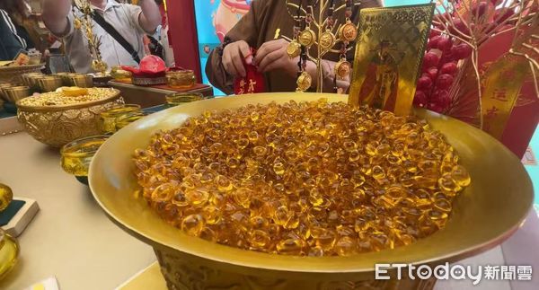 ▲▼  北京、五一假期、2025、雍正唯一欽點黃瓦財神廟           。（圖／記者任以芳攝）