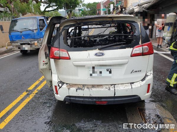 ▲▼             陽明山國小火燒車。（圖／記者邱中岳翻攝，下同）
