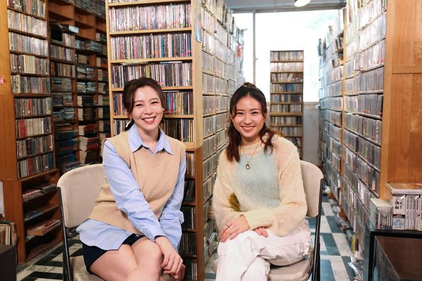 ▲劉品言(左)跟9m88都是歌手出道再成為演員。（圖／鏡電視）