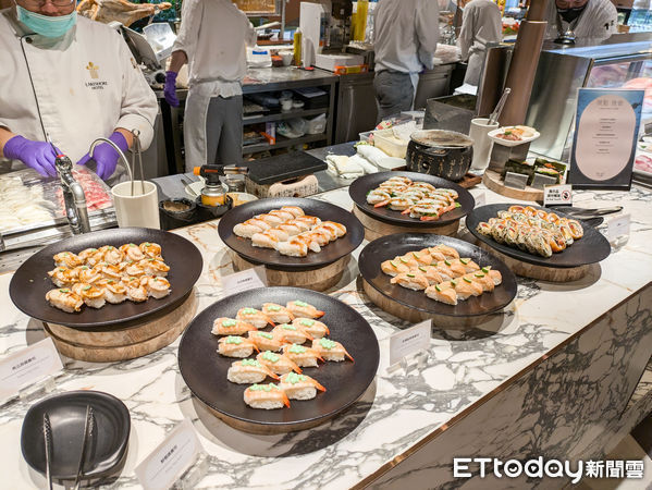 ▲新竹煙波全新Buffet「莫內」開箱！松葉蟹、天使紅蝦吃到飽 。（圖／記者黃士原攝）