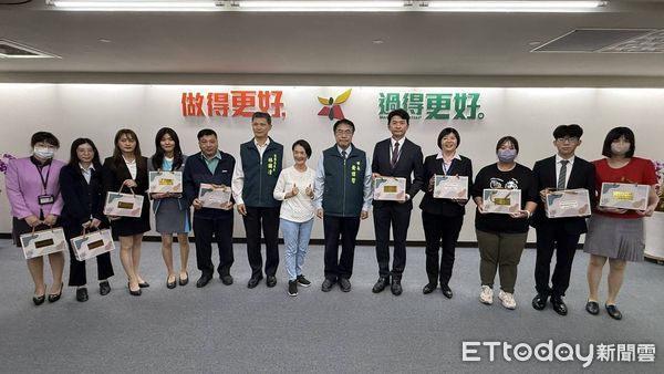 ▲台南市推出ATM AI辨識防詐系統，網友熱烈回響，市長黃偉哲好感度全國奪冠。（記者林東良翻攝，下同）