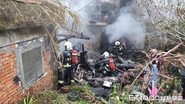▲ 新北市平西區十分老街一棟建物今(3)日發生火警           。（圖／記者郭世賢翻攝）