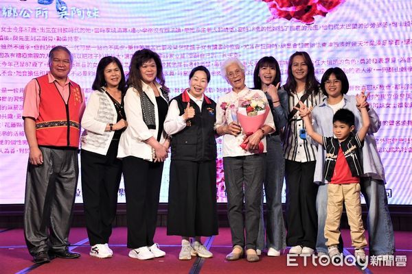 ▲▼花蓮縣政府舉辦「114年暖心母親表揚大會」，表揚38名暖心母親。（圖／花蓮縣政府提供，下同）