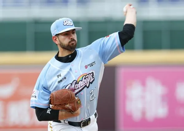 ▲▼ 魔神樂            。（圖／樂天桃猿提供）