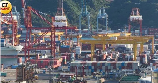 新台幣兌美元匯率2日大幅升值9.53角，令外銷為主的機械業千鈞重負。（圖／黃威彬攝）