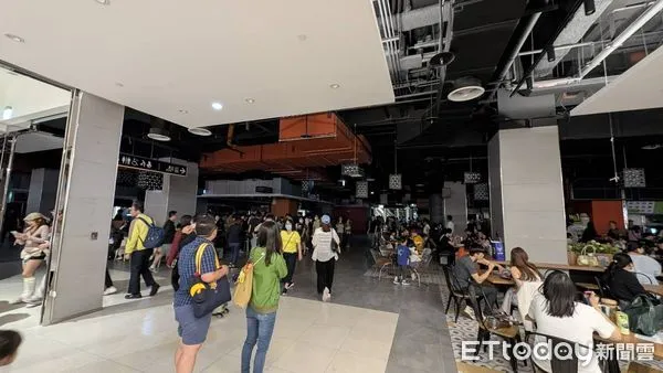 ▲南港LaLaport停電（圖／民眾提供）