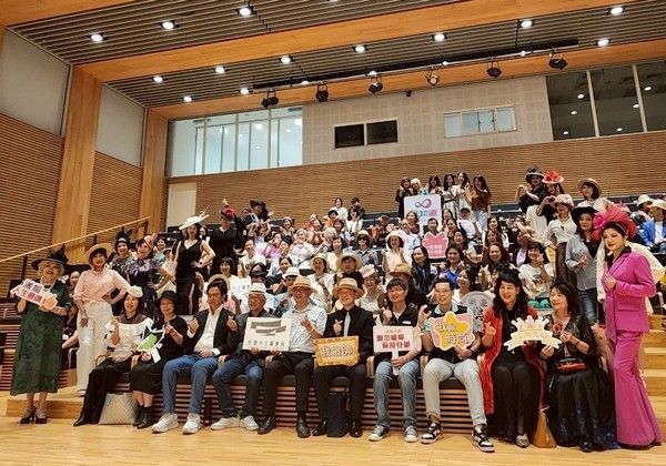 ▲桃園市圖總館即起推出「漾帽人生-歐洲手工帽飾」特展
